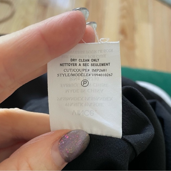 Vince Black Silk Ruffled Crew Neck Sleeveless Blouse V094010267 EUC Size 4 - Picture 7 of 8